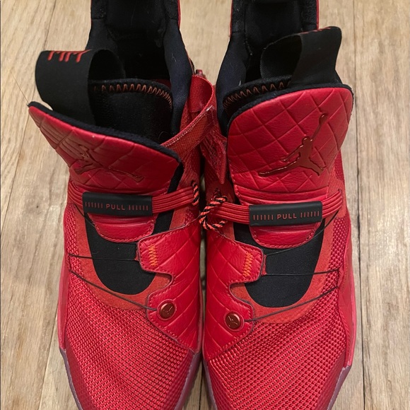 Jordan 33 size 7Y - Picture 2 of 5